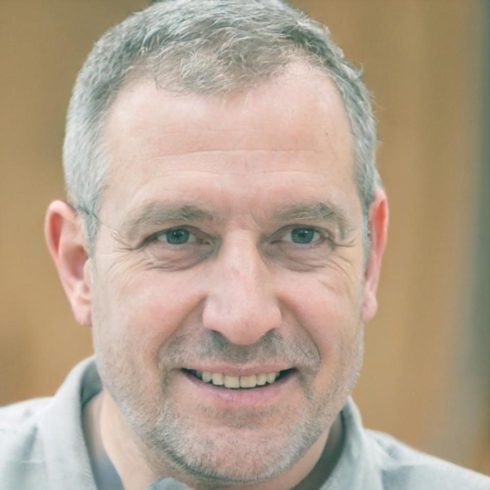 講師の斎藤健二